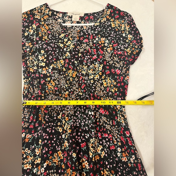 Passport Black Floral Button Front Mini Dress Rayon Size Medium - Picture 5 of 6